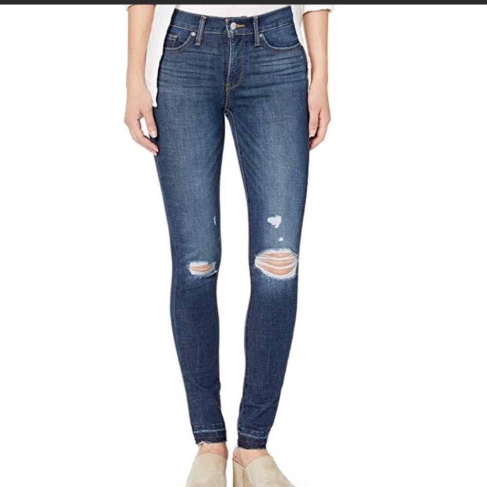 Levi’s 311 Skinny Shaping Jeans